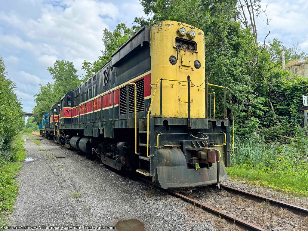 CVSR 4241 waits to be picked up by CSX.